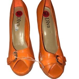 DIVA size 10 orange patent Leather open toe / faux buckle NWOT